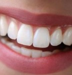 مواد غذایی مفید برای سفید شدن دندان ها