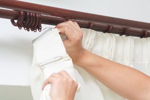 how to wash curtain with rings3